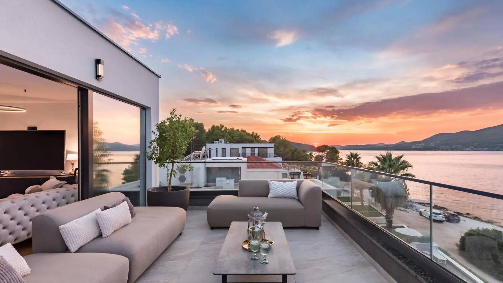 Villa Palace Al Nera Luxurius At Sea With 2 Swimming Pools Saunas
