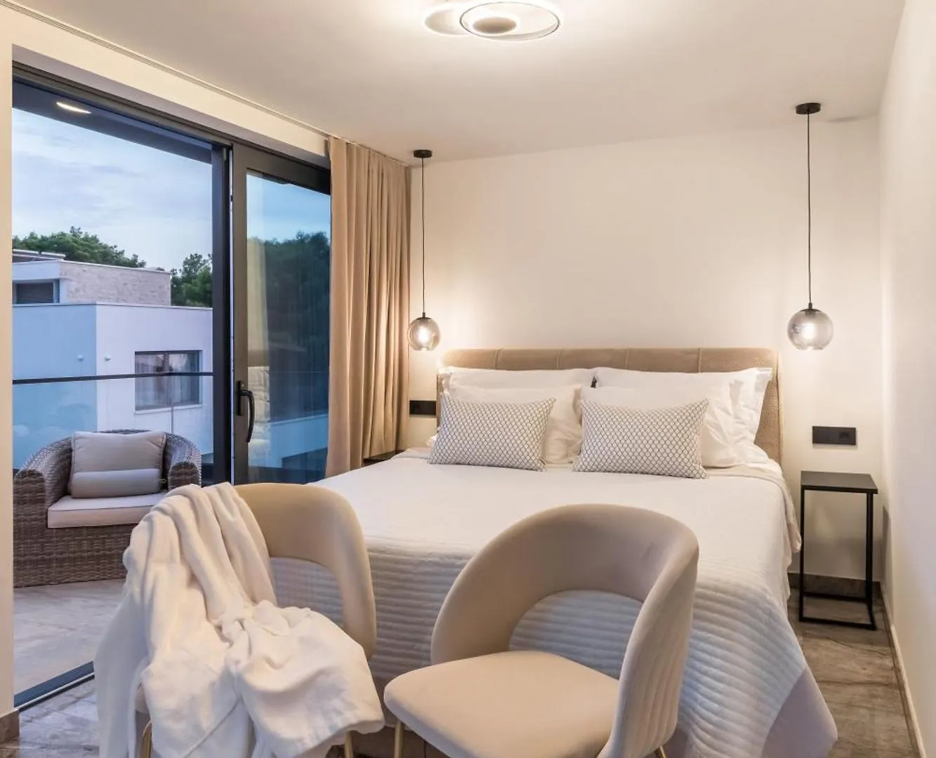 Villa Palace Al Nera Luxurius At Sea With 2 Swimming Pools Saunas Trogir