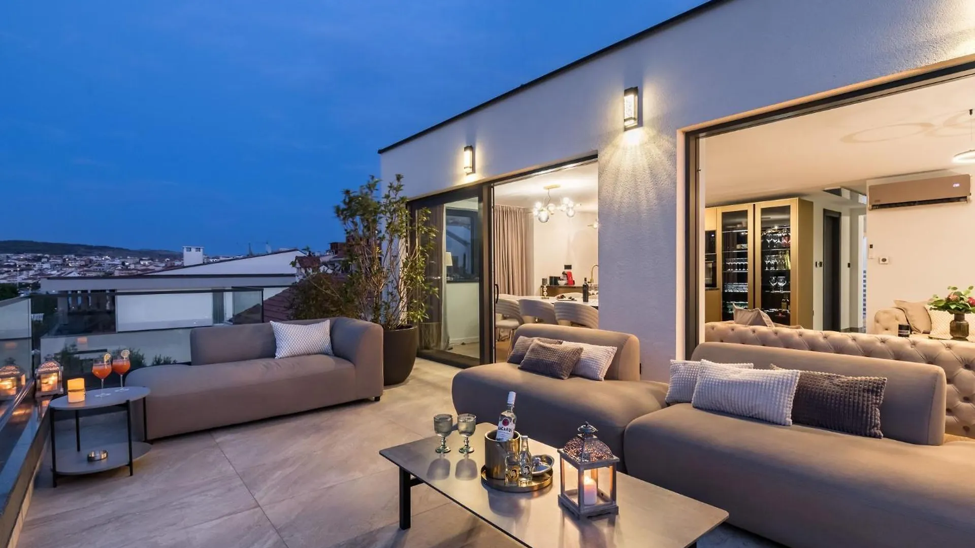 Villa Palace Al Nera Luxurius At Sea With 2 Swimming Pools Saunas  Trogir