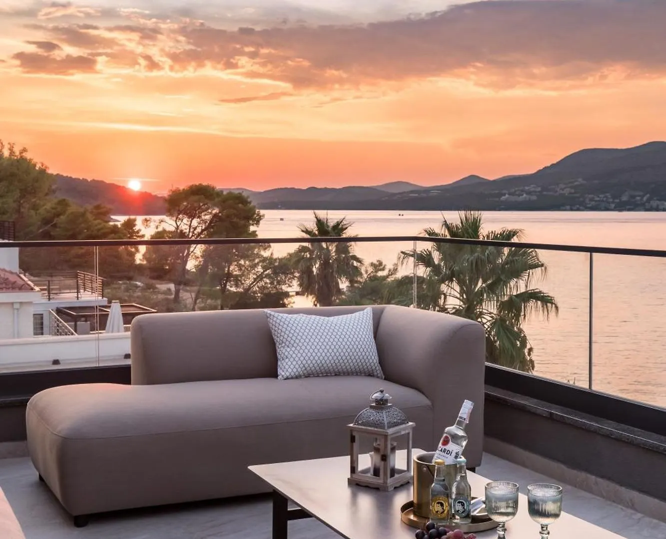 Villa Palace Al Nera Luxurius At Sea With 2 Swimming Pools Saunas 0*, Trogir