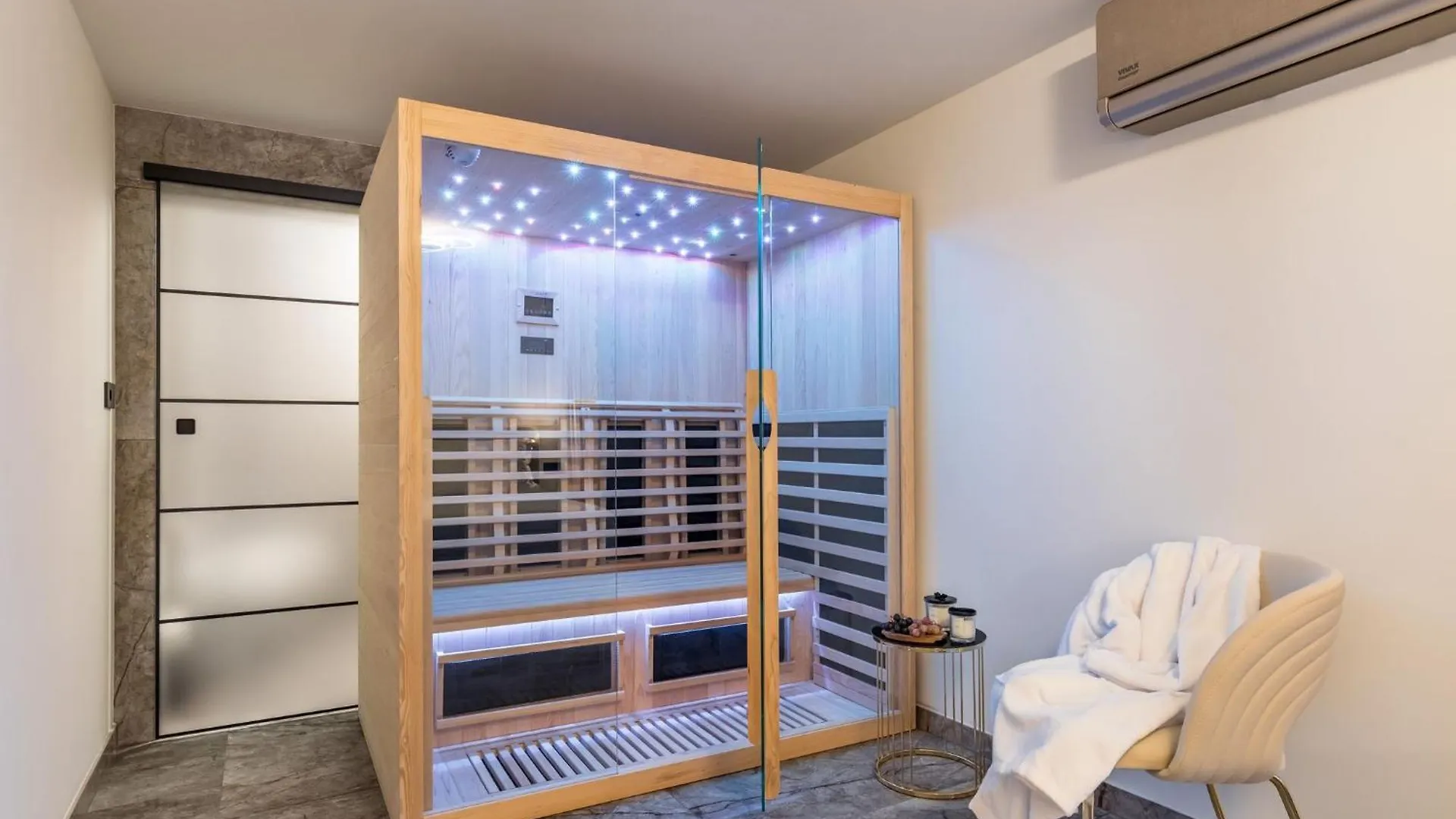 Villa Palace Al Nera Luxurius At Sea With 2 Swimming Pools Saunas 0*, Trogir